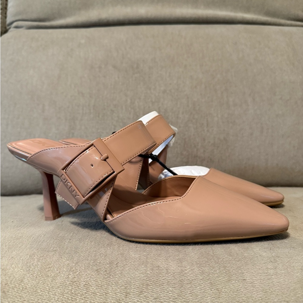 DKNY Pointed Buckle Mule pump / heels